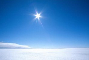 [3088806~The-Sun-Appears-as-a-Bright-Pointed-Star-in-a-Crisp-Blue-Polar-Sky-Posters.jpg]