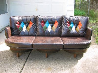 [barrell+couch1.jpg]