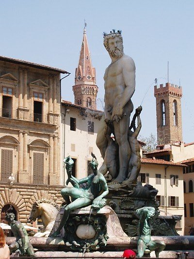 [statues+of+florence+in+Palazzo+della+Signoria.jpg]