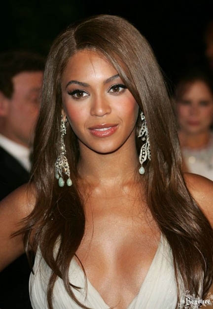 [20080120+-+Beyoncé+Fashion+Diva,+el+nuevo+juego+para+móviles+de+la+cantante.jpg]