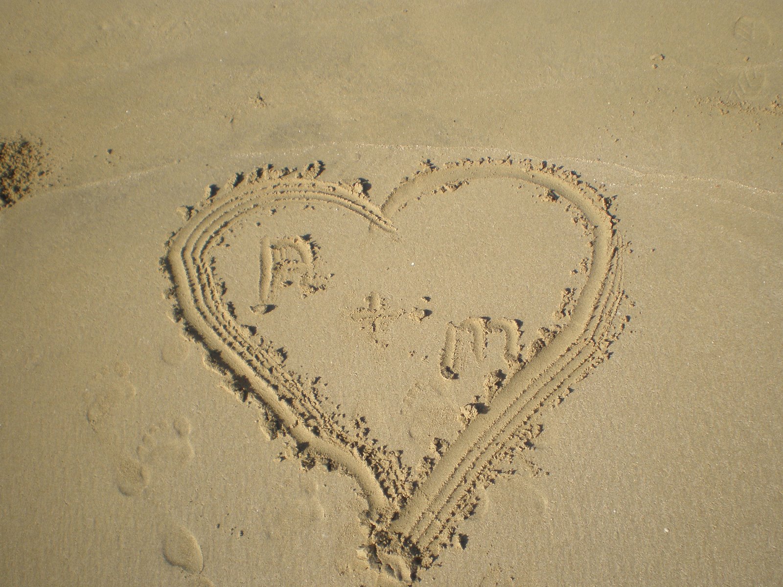 [sand+heart.JPG]
