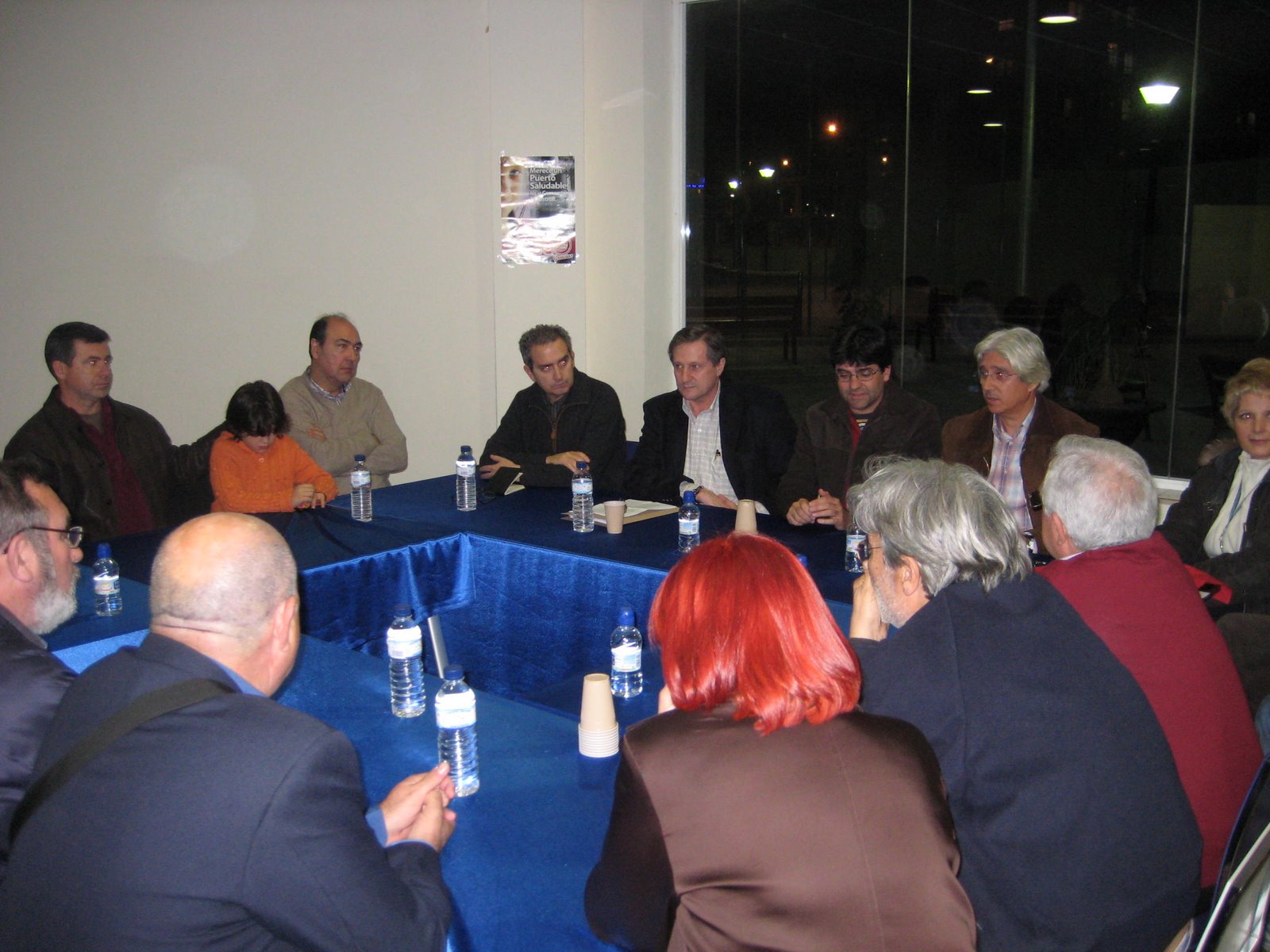 [Foto+reunión+EU-IU+con+Plataforma+Defensa+Puerto.+21-2-2008.JPG]