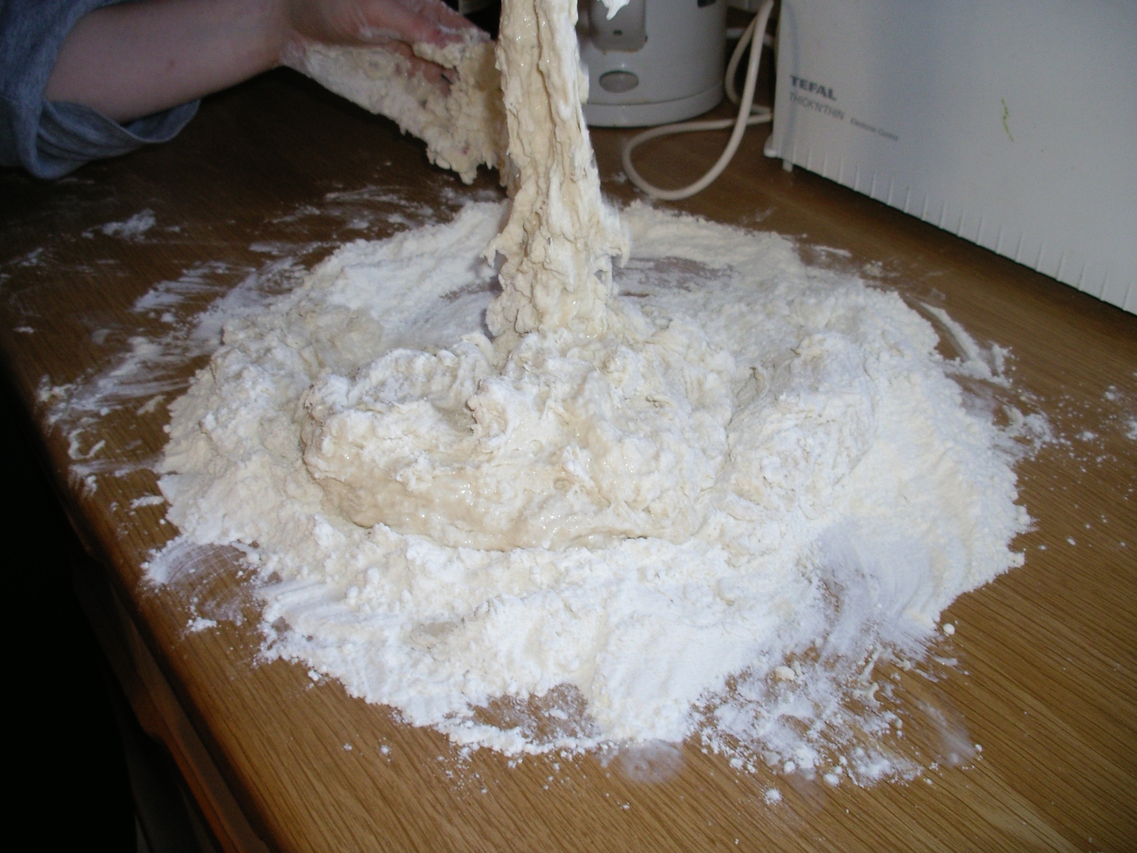 [making+dough.JPG]