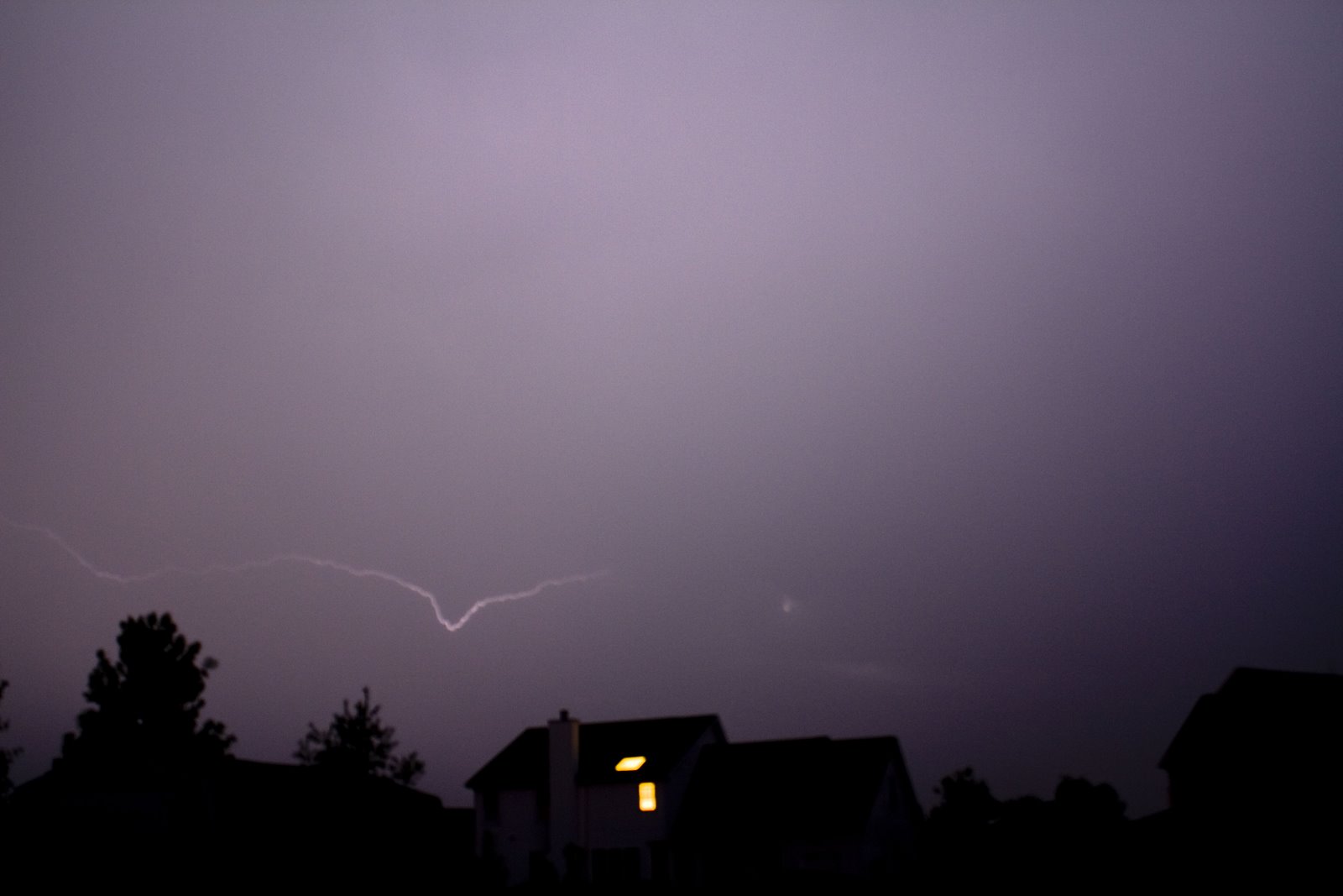 [lightning+kyles+house.jpg]