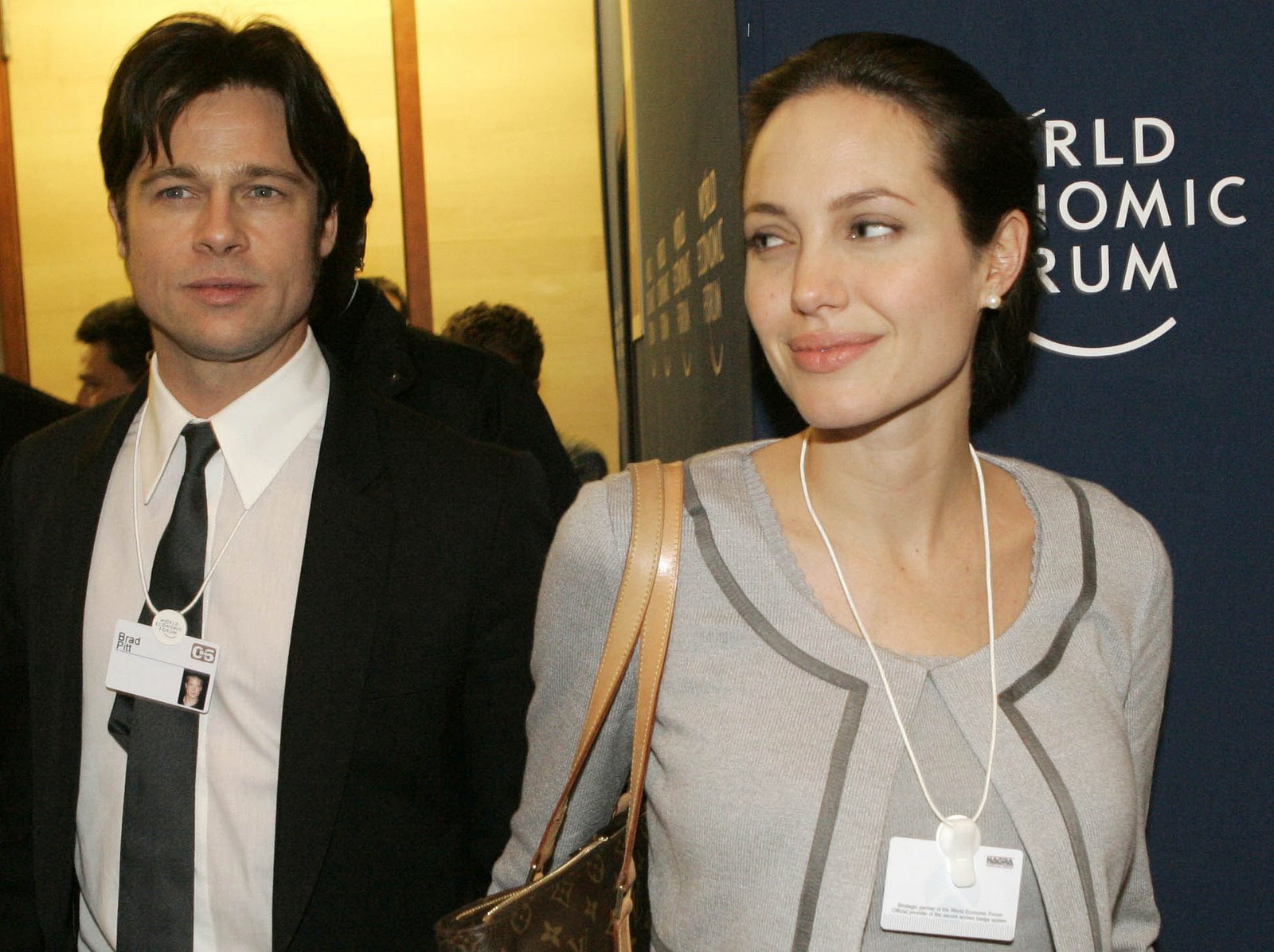 [Angelina+Jolie+and+Brad+Pitt.jpg]