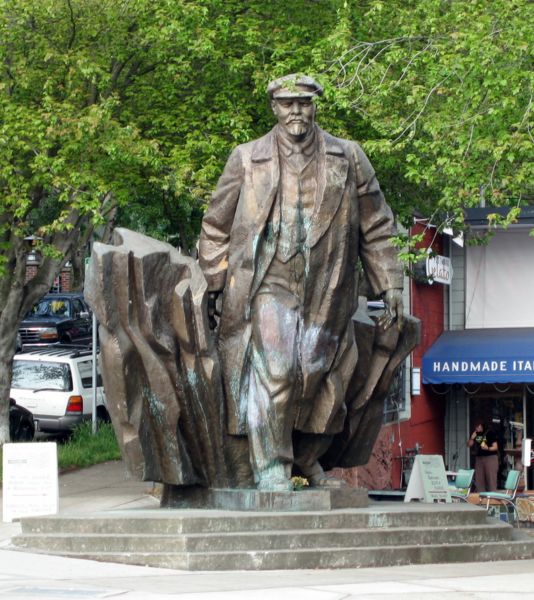 [534px-Lenin-statue-in-Fremont.jpg]