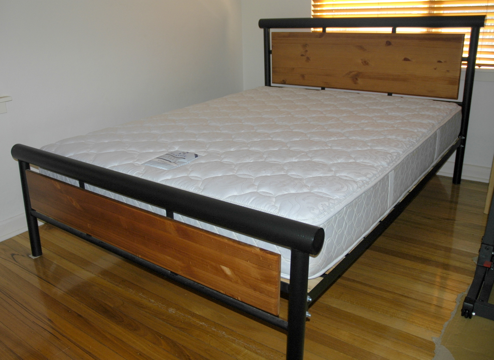 [Bed+++mattress.JPG]