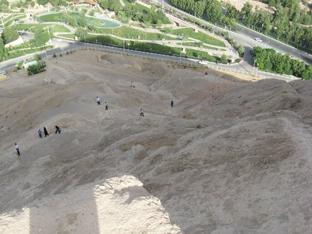 [Isfahan-Fire-Temple-Atashgah03-741956.jpg]