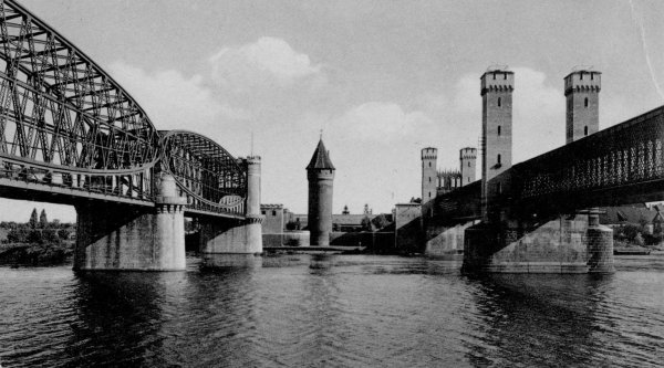 Mosty kolejowy i wąskotorowy na rzece NOGAT z okresu przed II wojną światową