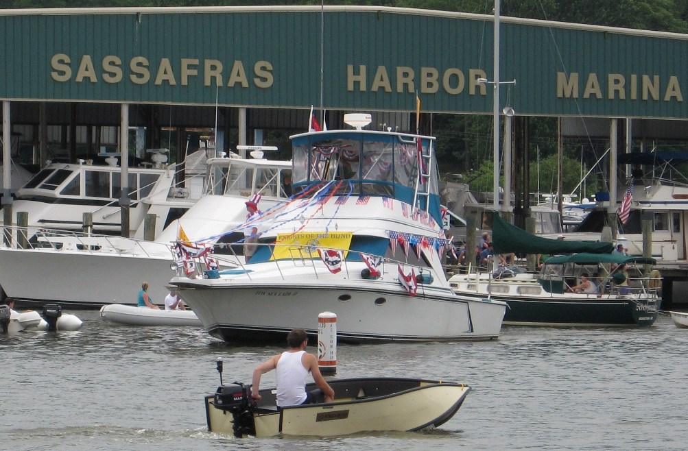 [July+4+2008+Boat+Parade+07.JPG]