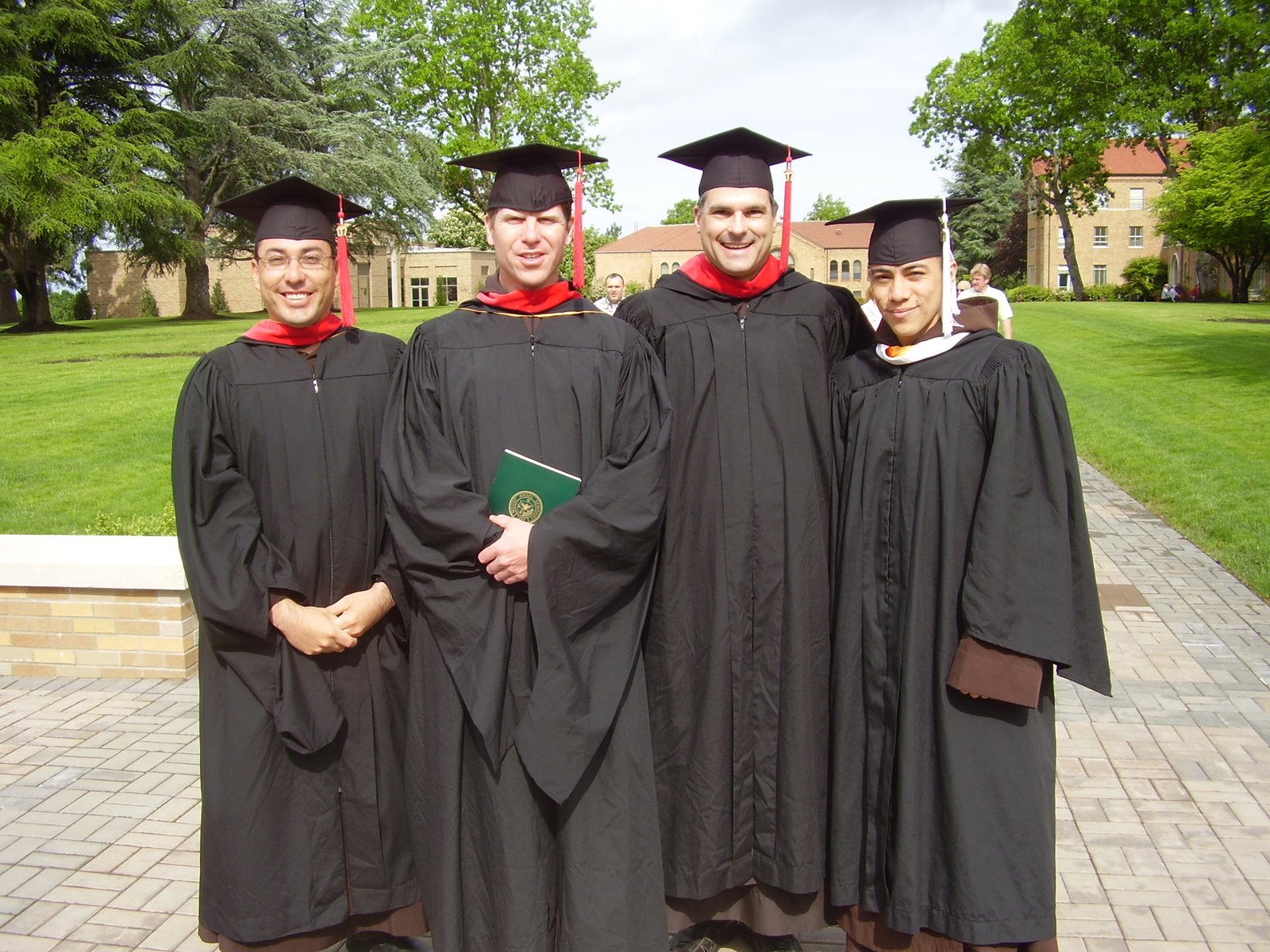 [2007+graduates.JPG]