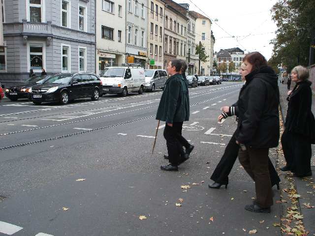 [walking+back+Bonn+28copy.jpg]