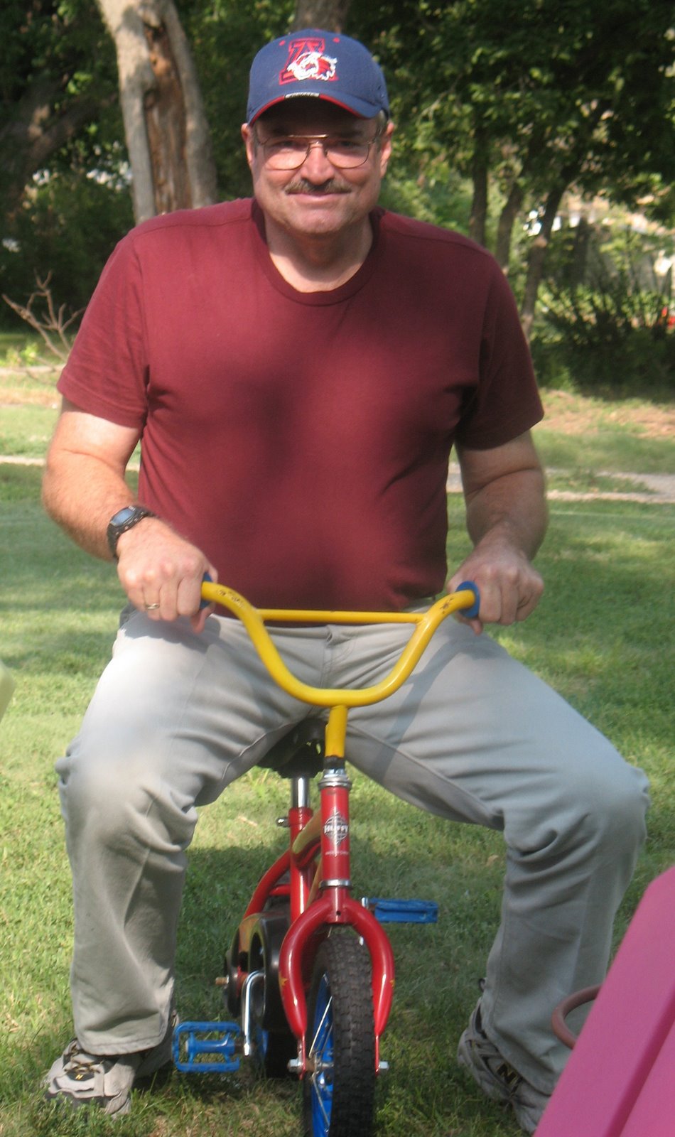 [Dad+riding+bikes.JPG]