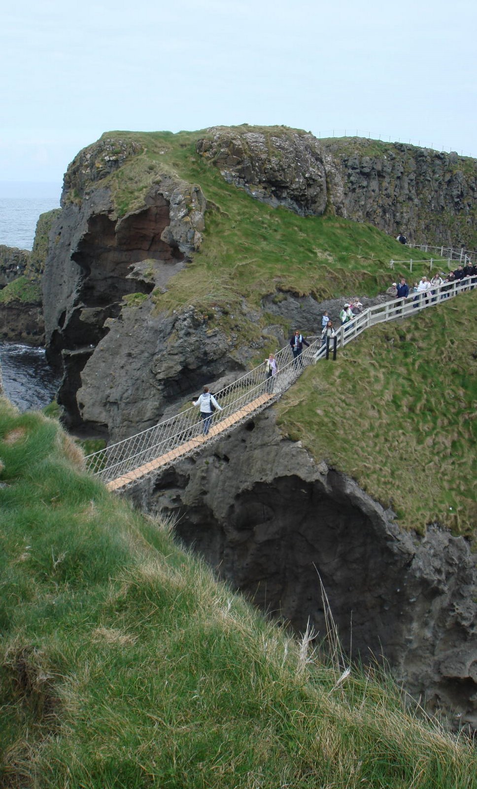 [Carrick-a-Rede+rope+bridge+-+view+from+the+mainland.JPG]