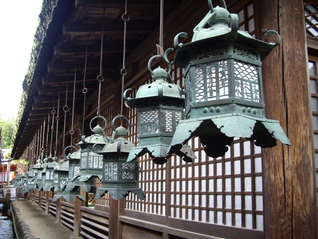 [Nara+tess+-+lanterns+kasuga.jpg]