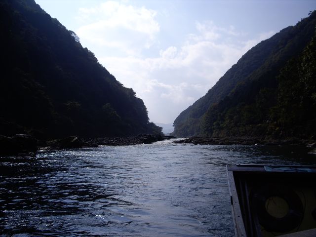[Kyoto+rafting+-+river+view.jpg]