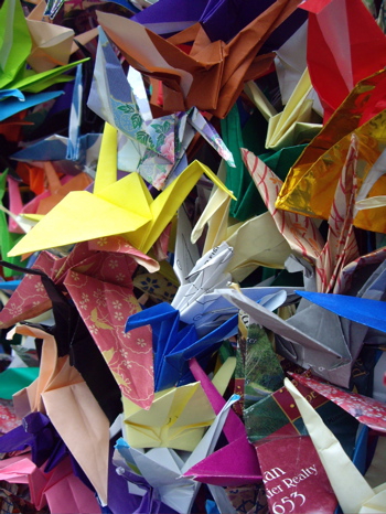 [Nagasaki+Peace+Museum+paper+cranes.jpg]