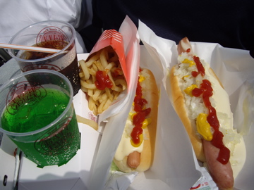 [Hanshin+hotdogs.jpg]