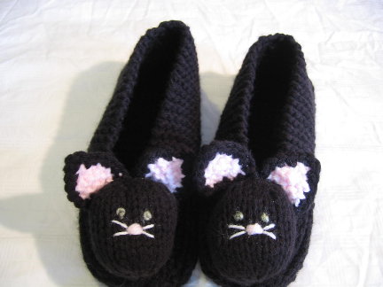 [Lady+cat+slippers+low.JPG]