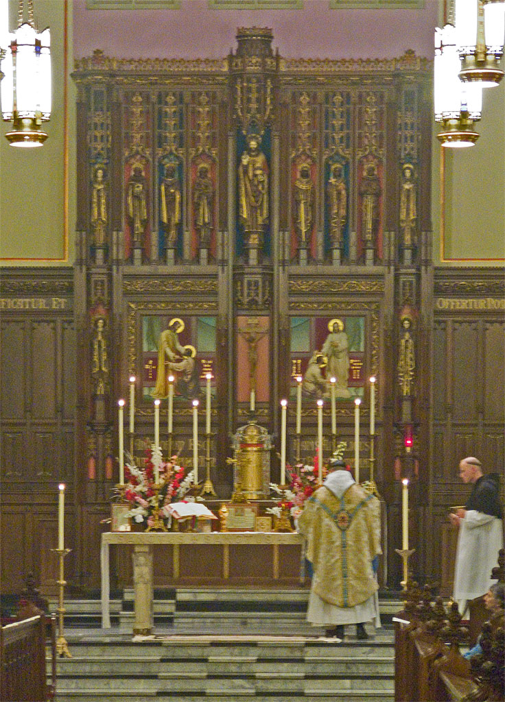 [Saint+Vincent+de+Paul+Chapel,+in+Shrewsbury,+Missouri+-+Canons+Regular+of+the+New+Jerusalem,+Mass+of+the+Immaculate+Conception,+altar+and+reredoes.jpg]