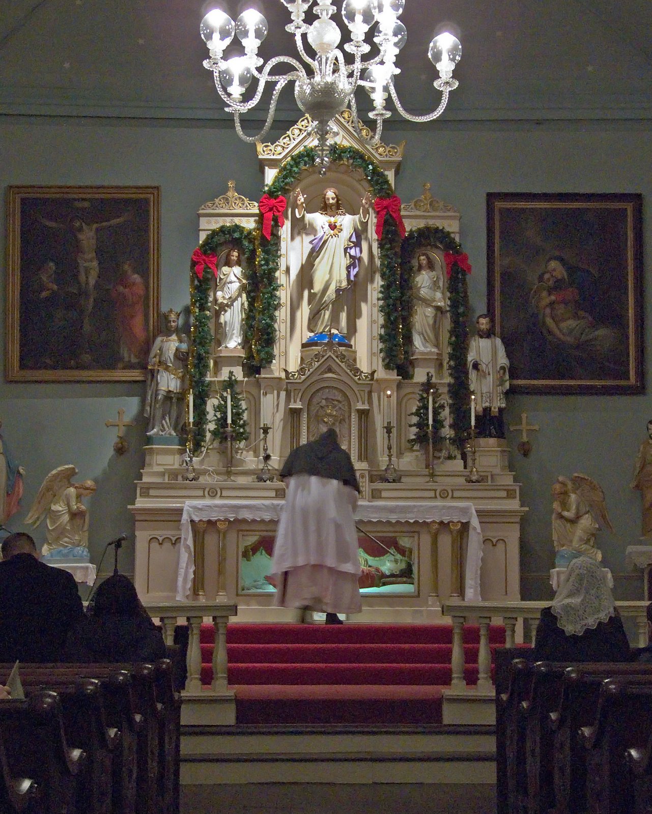 [Old+Saint+Ferdinand's+Shrine,+in+Florissant,+Missouri+-+altar+after+Compline.jpg]