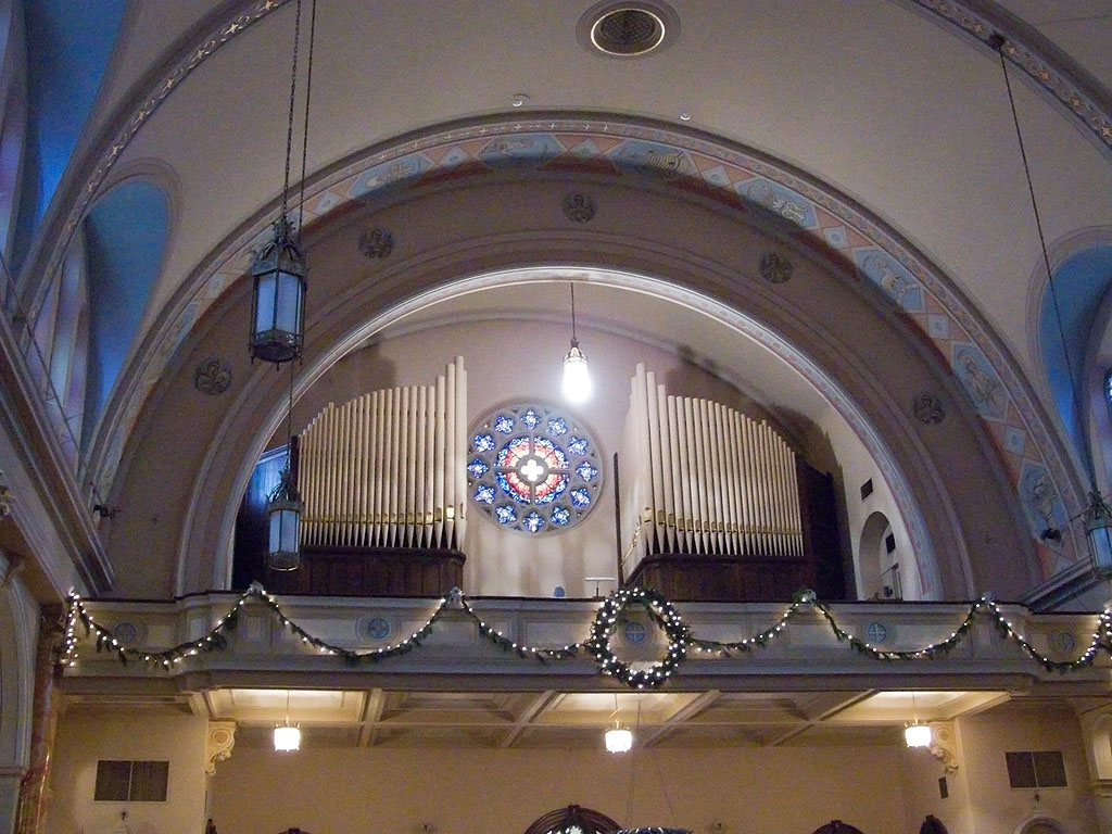 [Pope+Saint+Pius+V+Church,+in+Saint+Louis,+Missouri+-+pipe+organ.jpg]