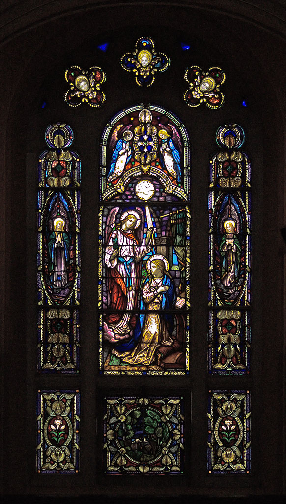 [Pope+Saint+Pius+V+Church,+in+Saint+Louis,+Missouri+-+stained+glass+window.jpg]