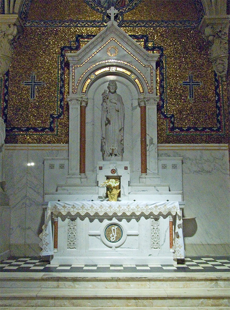 [Saint+Cecilia,+in+Saint+Louis,+Missouri+-+altar+of+Saint+Joseph.jpg]