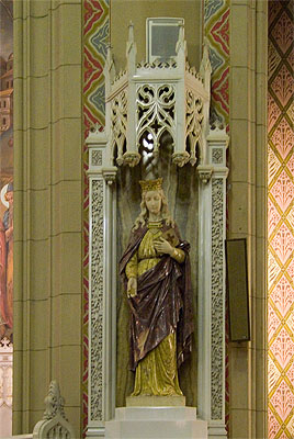 [Saint+Margaret+of+Scotland+Church,+in+Saint+Louis,+Missouri+-+statue+of+Saint+Margaret.jpg]