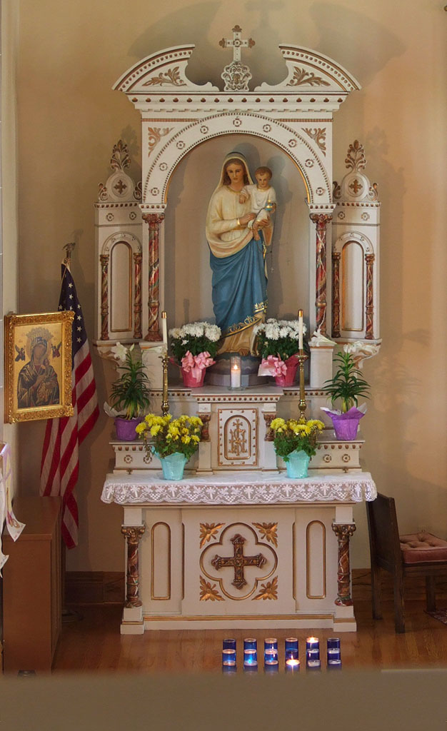 [Saint+Joseph+Roman+Catholic+Church,+in+Josephville,+Missouri,+USA+-+Saint+Mary's+altar.jpg]