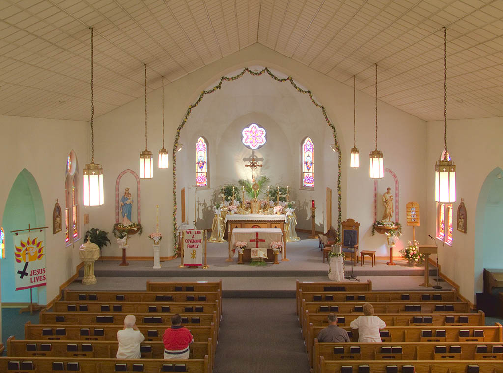 [Saint+Theodore+Roman+Catholic+Church,+in+Flint+Hill,+Missouri+-+nave.jpg]