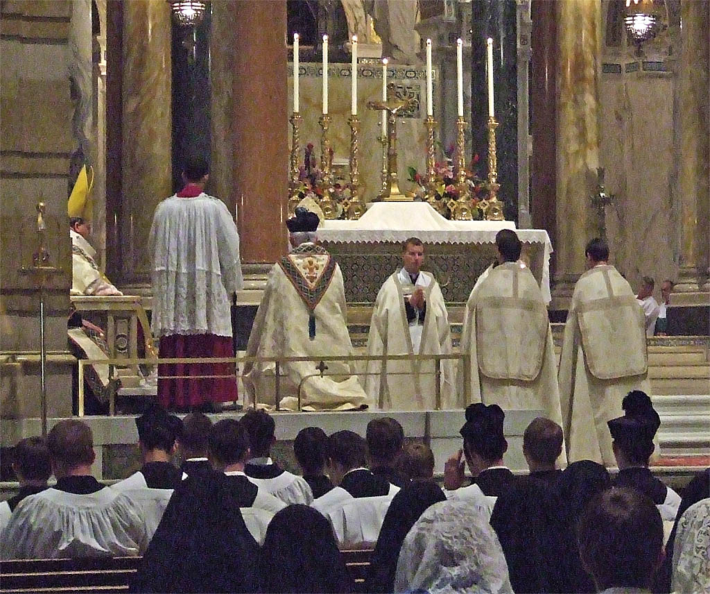 [Cathedral+Basilica+of+Saint+Louis,+in+Saint+Louis,+Missouri,+USA+-+Institute+of+Christ+the+King+Sovereign+Priest+ordinations+23.jpg]