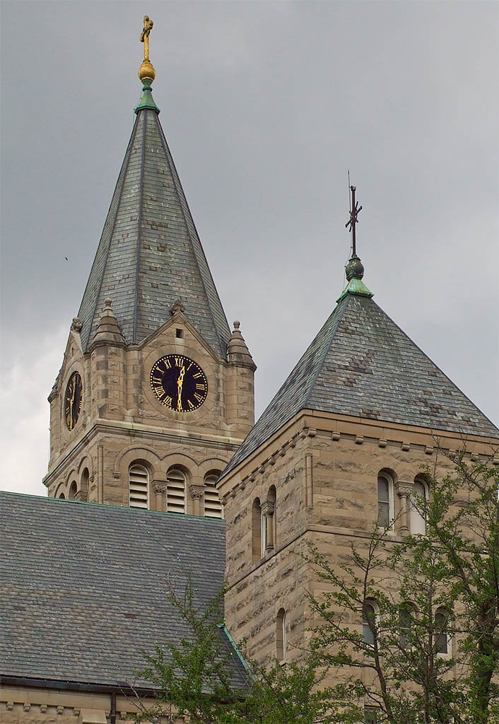 [Saint+Charles+Borromeo+Roman+Catholic+Church,+in+Saint+Charles,+Missouri,+USA+-+towers+detail.jpg]