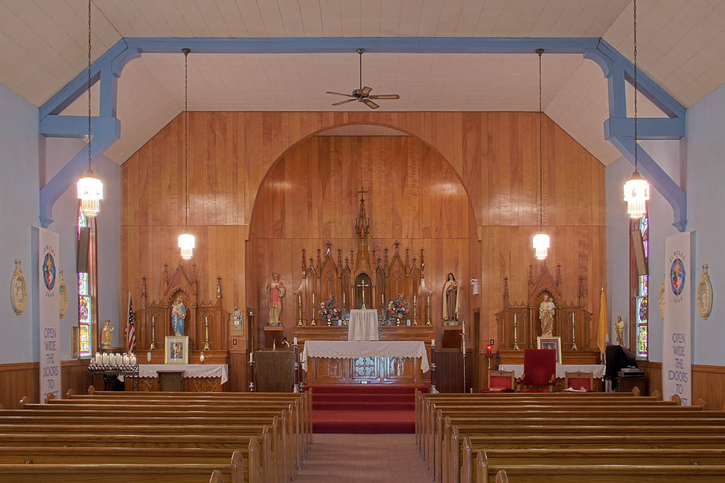 [Saint+Stephen+Roman+Catholic+Church,+in+Richwoods,+Missouri,+USA+-+nave.jpg]