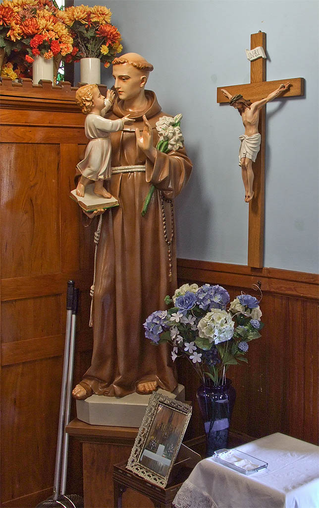 [Saint+Stephen+Roman+Catholic+Church,+in+Richwoods,+Missouri,+USA+-+statue+of+Saint+Anthony+of+Padua.jpg]
