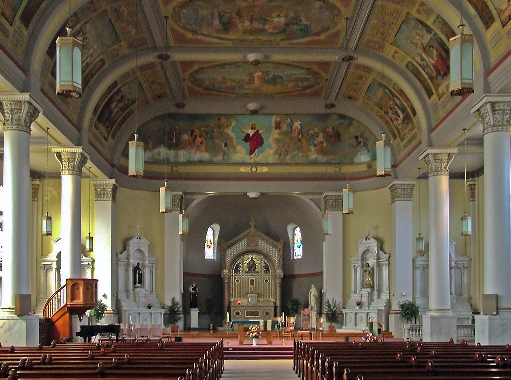 [Saints+Teresa+and+Bridgit+Roman+Catholic+Church,+in+Saint+Louis,+Missouri,+USA+-+nave.jpg]
