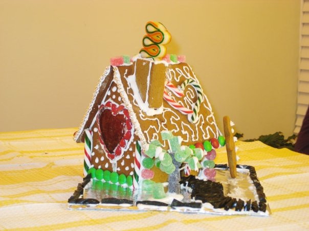 [gingerbread+house.jpg]