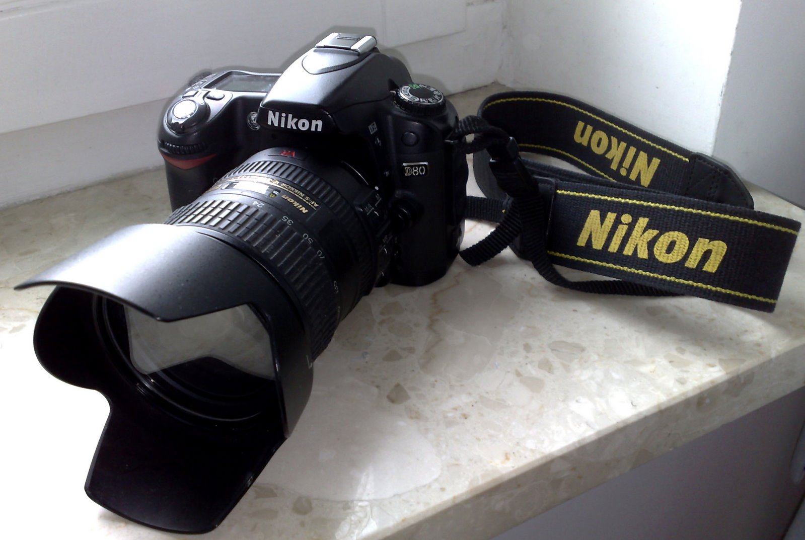 [Nikon+D80.jpg]