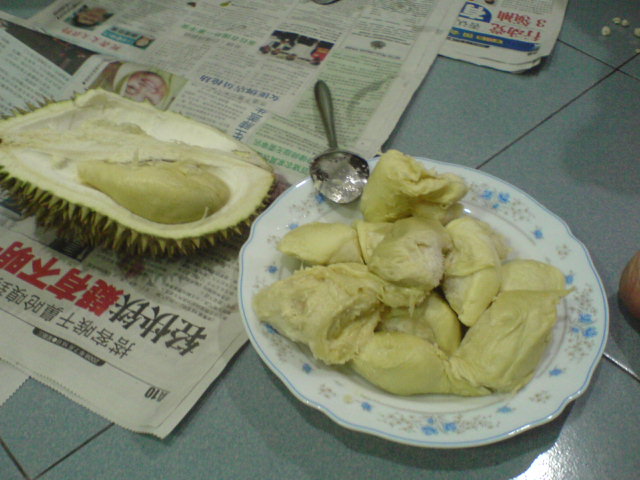 [durian+open.JPG]