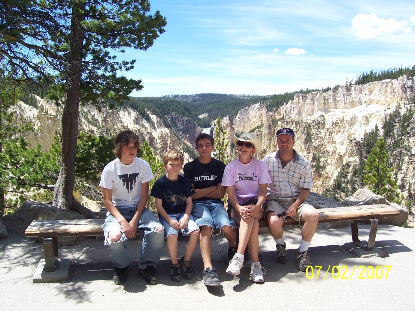 [Family+at+Grand+Canyon.jpg]