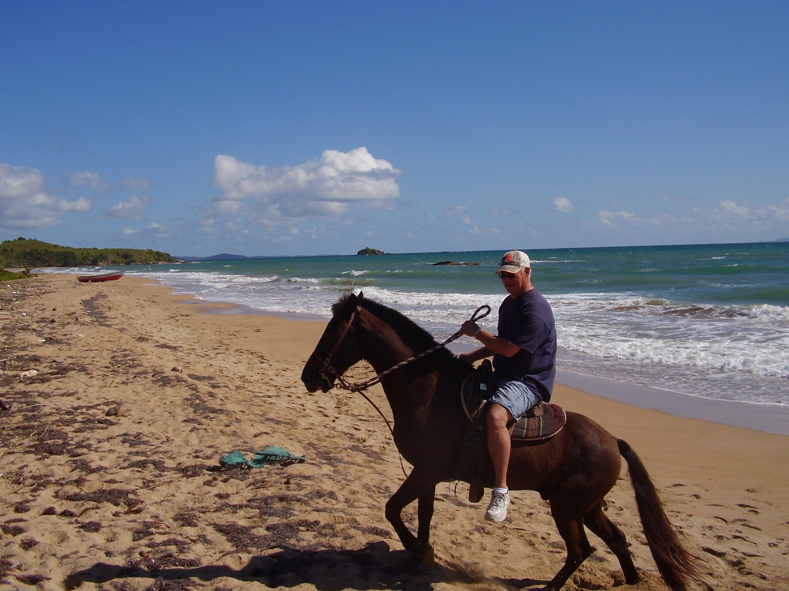 [Jim+riding+on+beach.JPG]