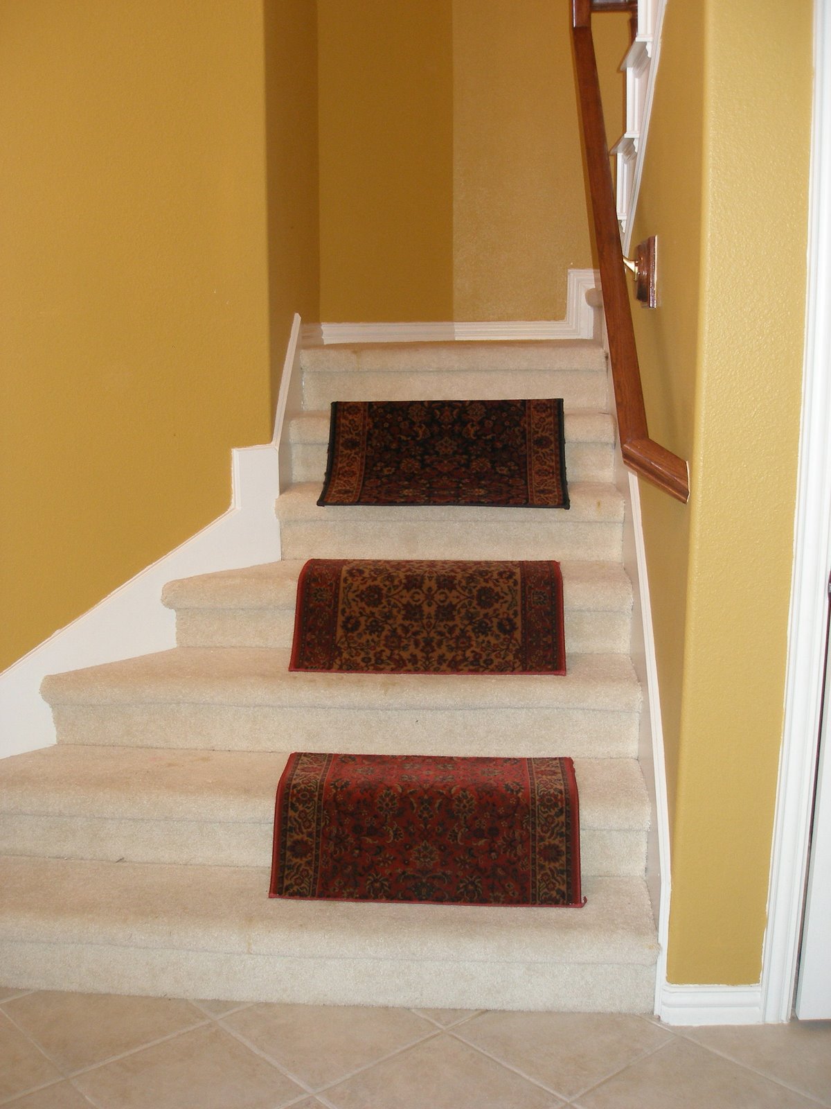 [carpet+on+stairs.jpg]