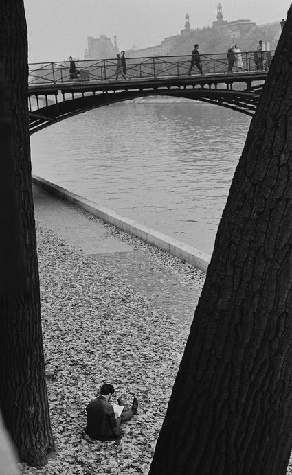 [Le+Pont+des+Arts,+Paris,+1963.jpg]