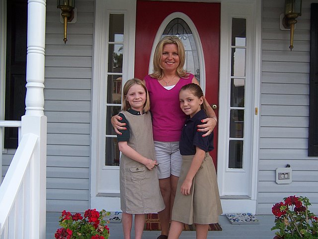 [2007+first+day+school+with+mom.jpg]