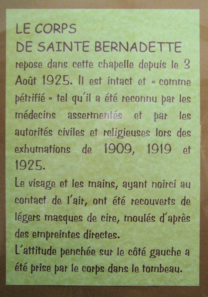 [Sainte+Bernadette+Soubirous,+Nevers,+sobre+o+corpo.jpg]