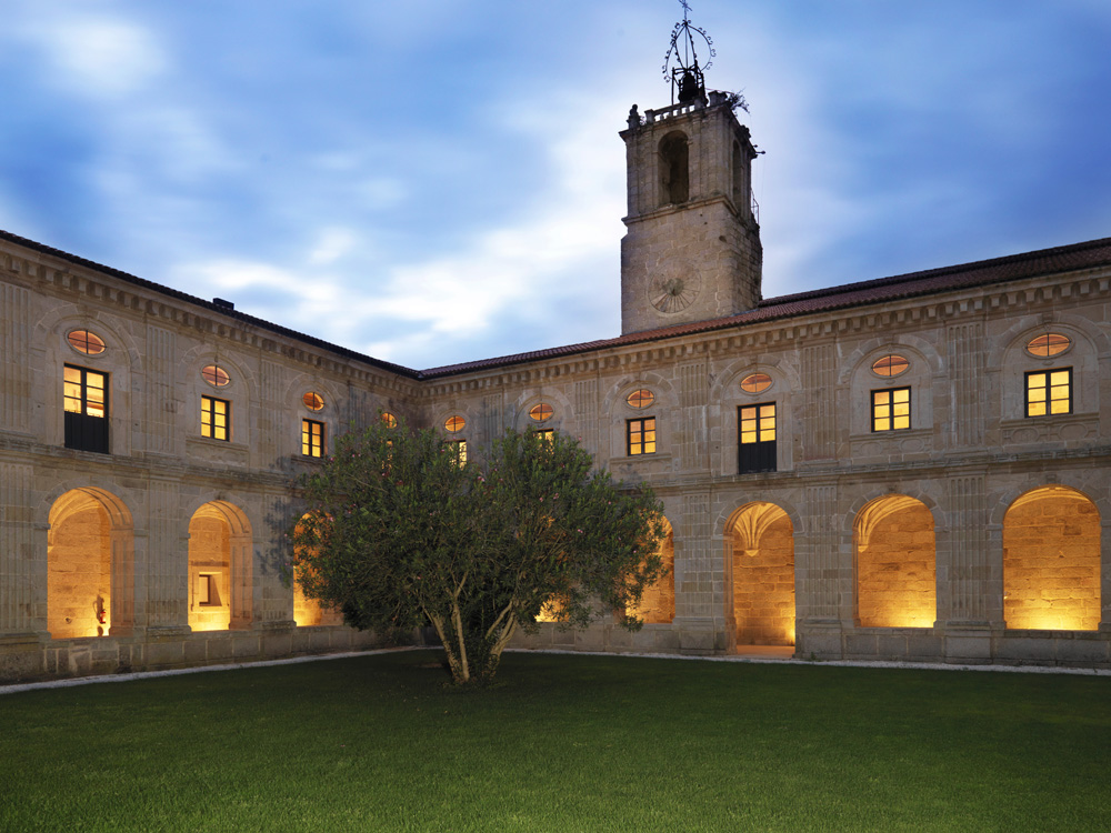 Monasterio de San Clodio, actualmente convertido en hotel