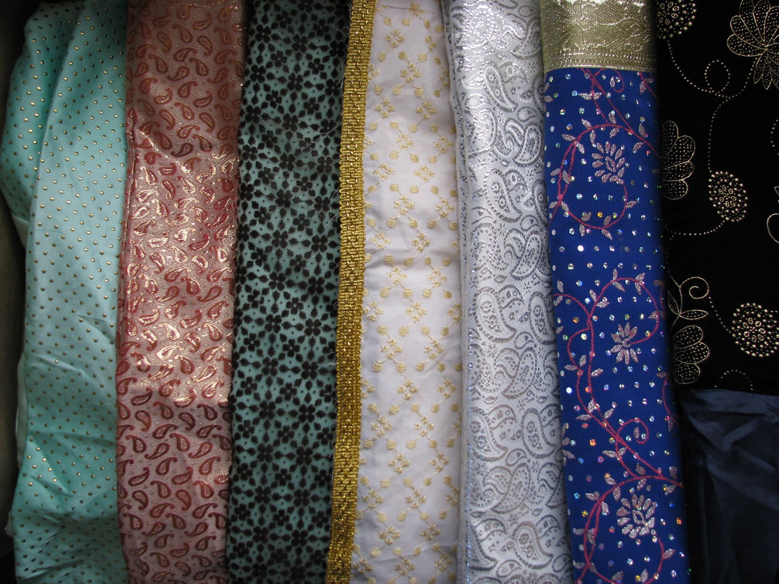 [not+sure,+sari+fabric+081.JPG]