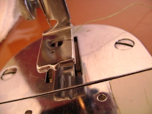 [sewing+machine.JPG]