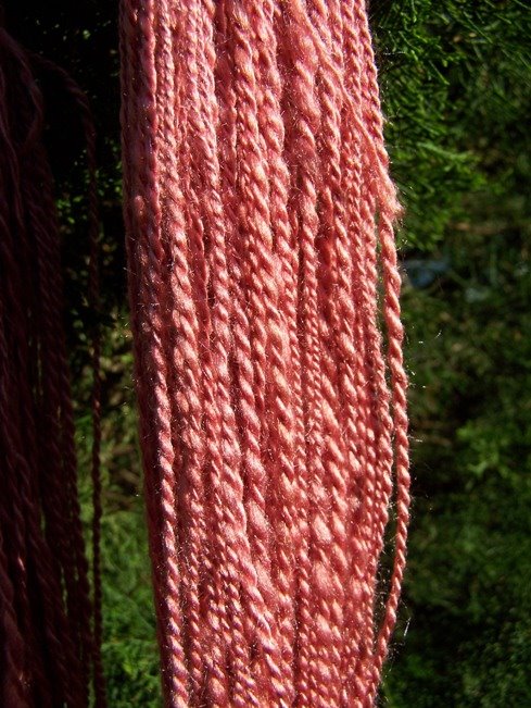[pink+silk+yarn+1.jpg]