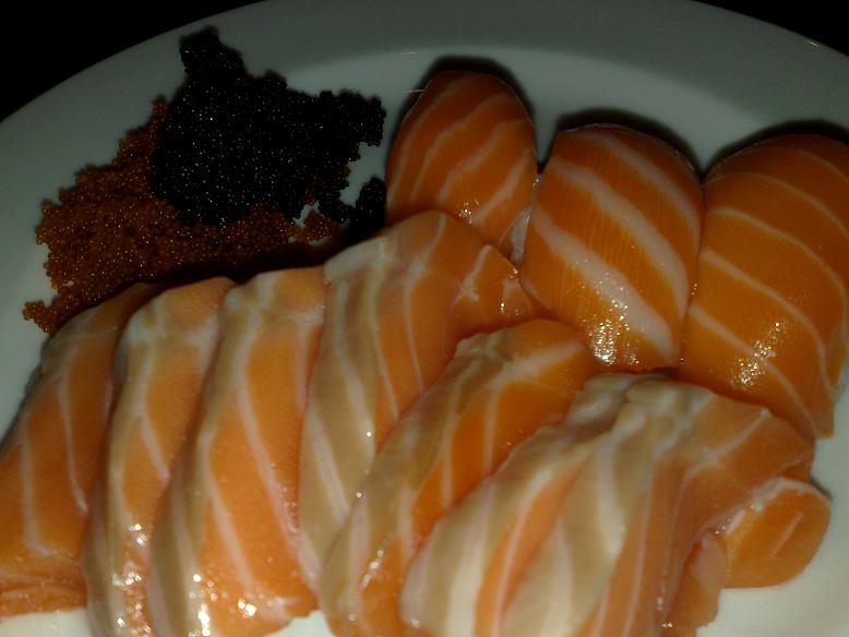 [sashimi+with+caviar+02.jpg]